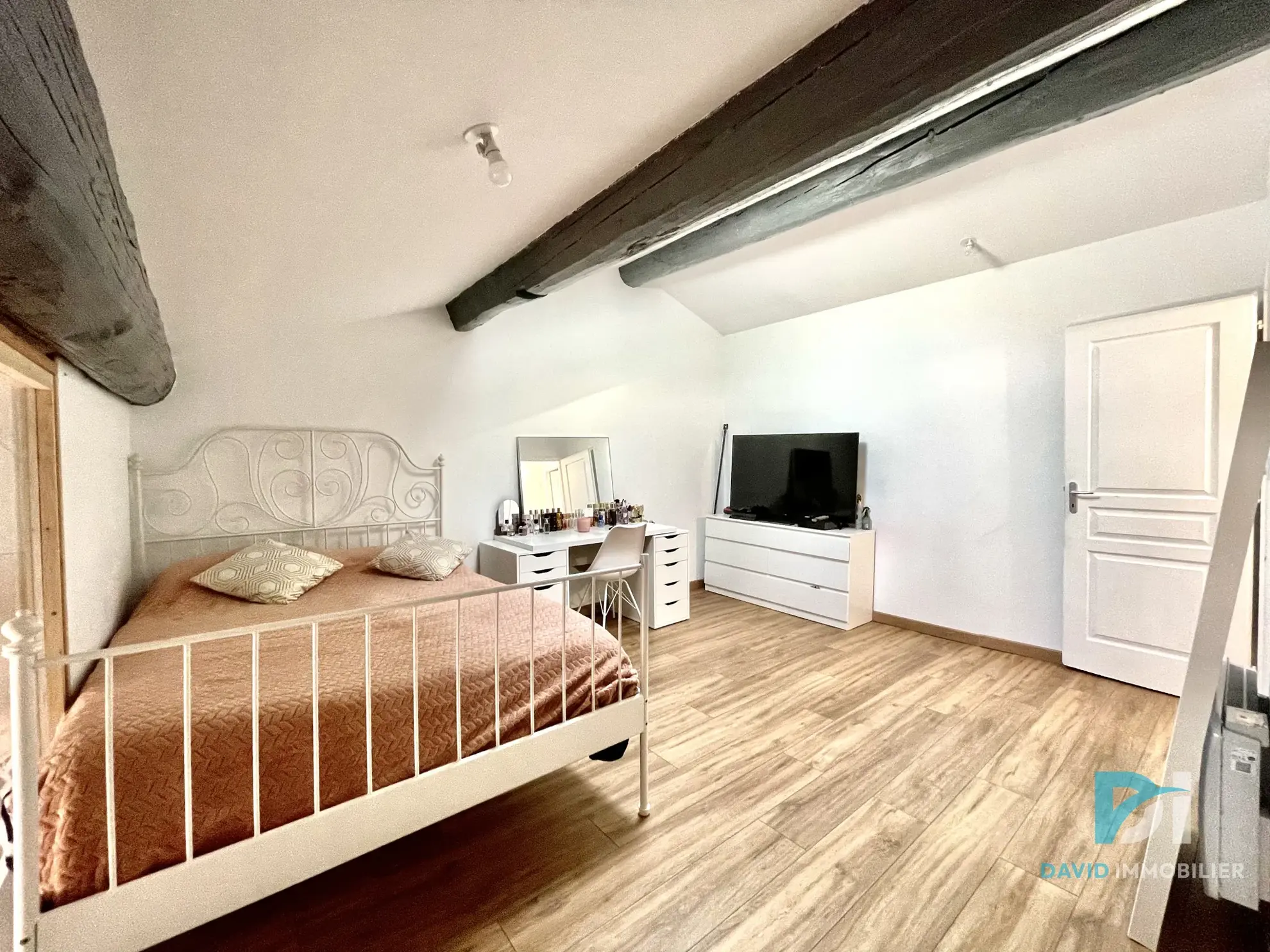 Location appartement duplex rénové de 85 m² à Béziers 