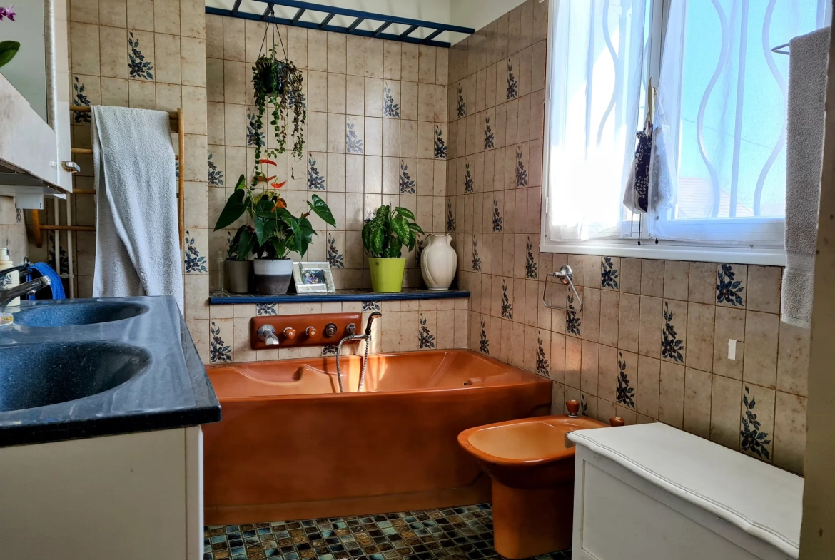 Maison individuelle de 160 m² à Nevers avec jardin et garage 