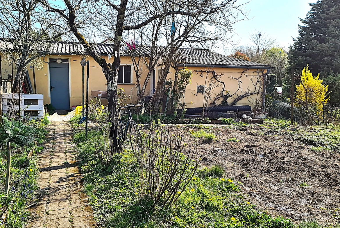 Maison individuelle de 160 m² à Nevers avec jardin et garage 
