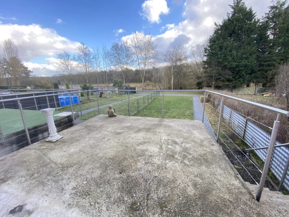 Maison entièrement rénovée avec vue sur le lac à Creutzwald 
