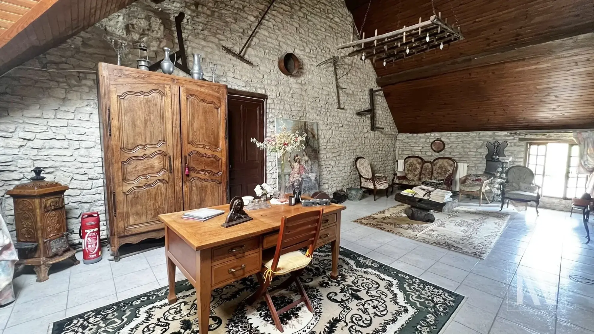 Maison de village de 330 m² avec potentiel de gîte à Avirey-Lingey en Champagne 