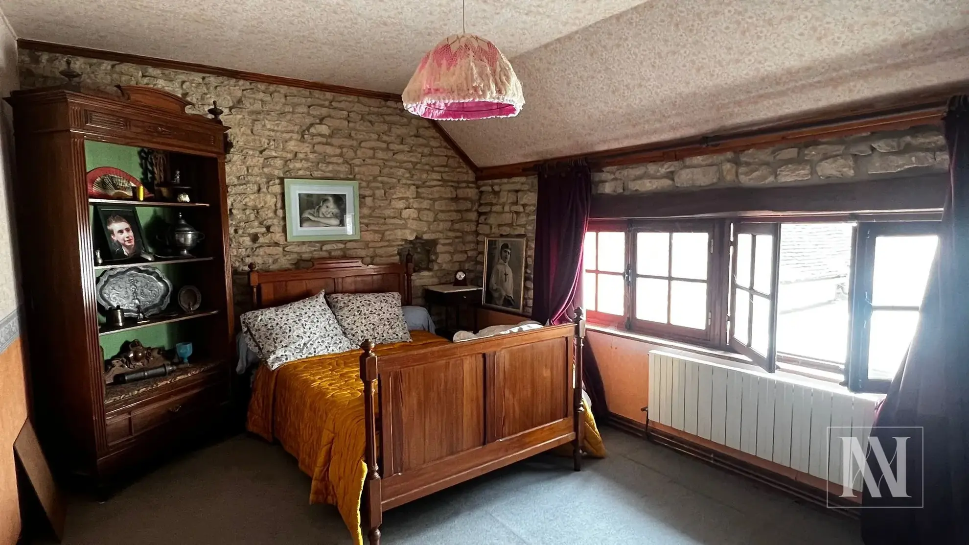 Maison de village de 330 m² avec potentiel de gîte à Avirey-Lingey en Champagne 