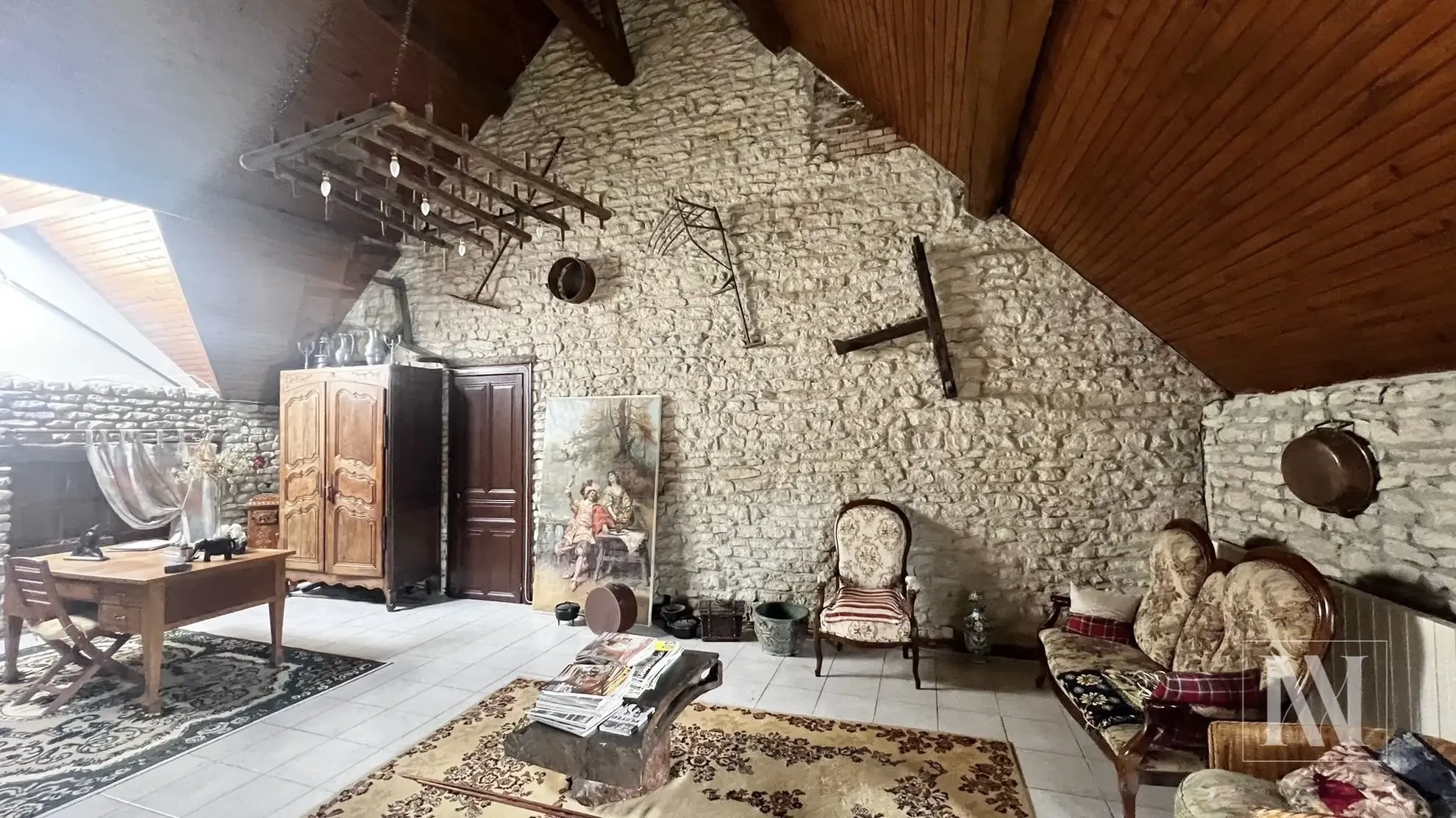 Maison de village de 330 m² avec potentiel de gîte à Avirey-Lingey en Champagne 