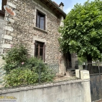 Maison en pierre de 75 m² avec terrain et atelier à Châteldon