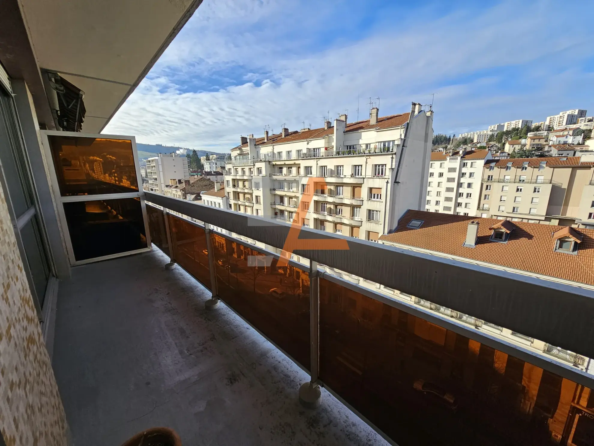 F3 de 76m² avec balcon, parking et ascenseur à Saint-Étienne 