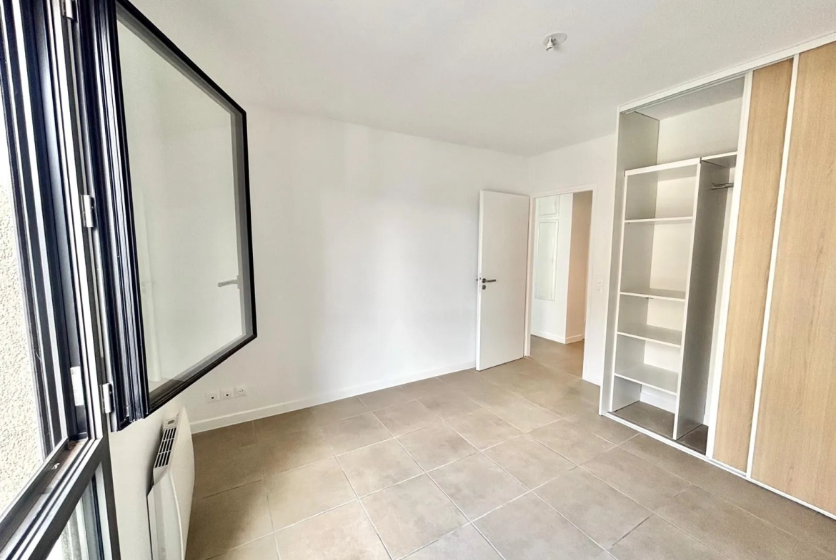 Bel appartement T2 lumineux avec terrasse à Elne, proche commodités 