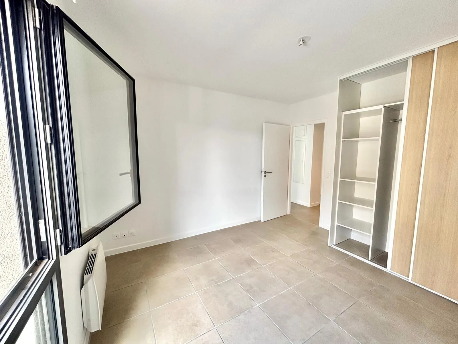 Bel appartement T2 lumineux avec terrasse à Elne, proche commodités 