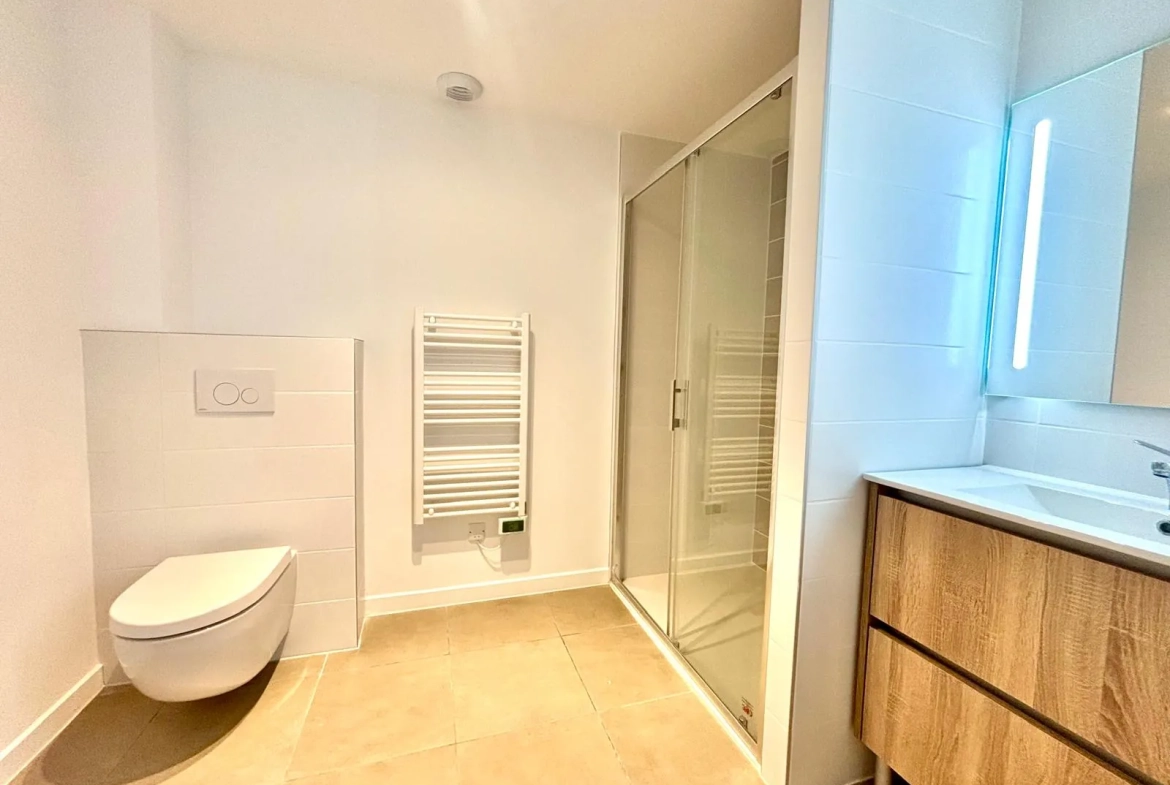 Bel appartement T2 lumineux avec terrasse à Elne, proche commodités 