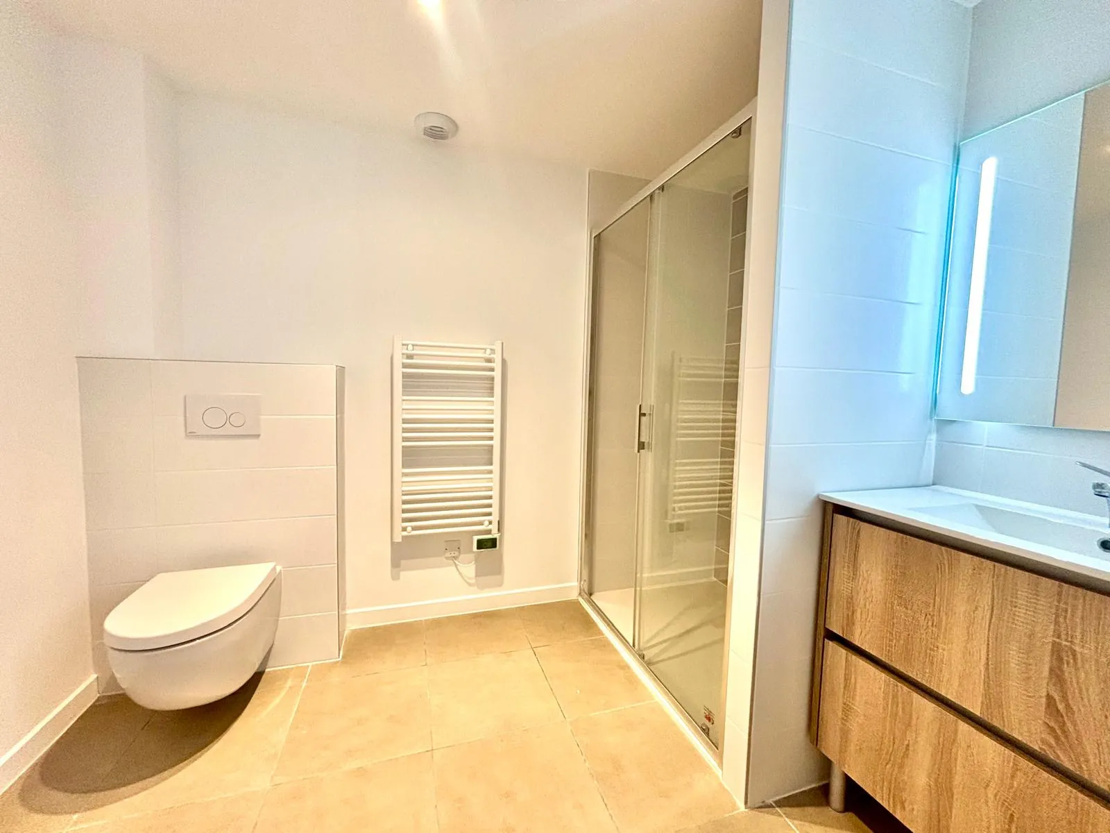 Bel appartement T2 lumineux avec terrasse à Elne, proche commodités 