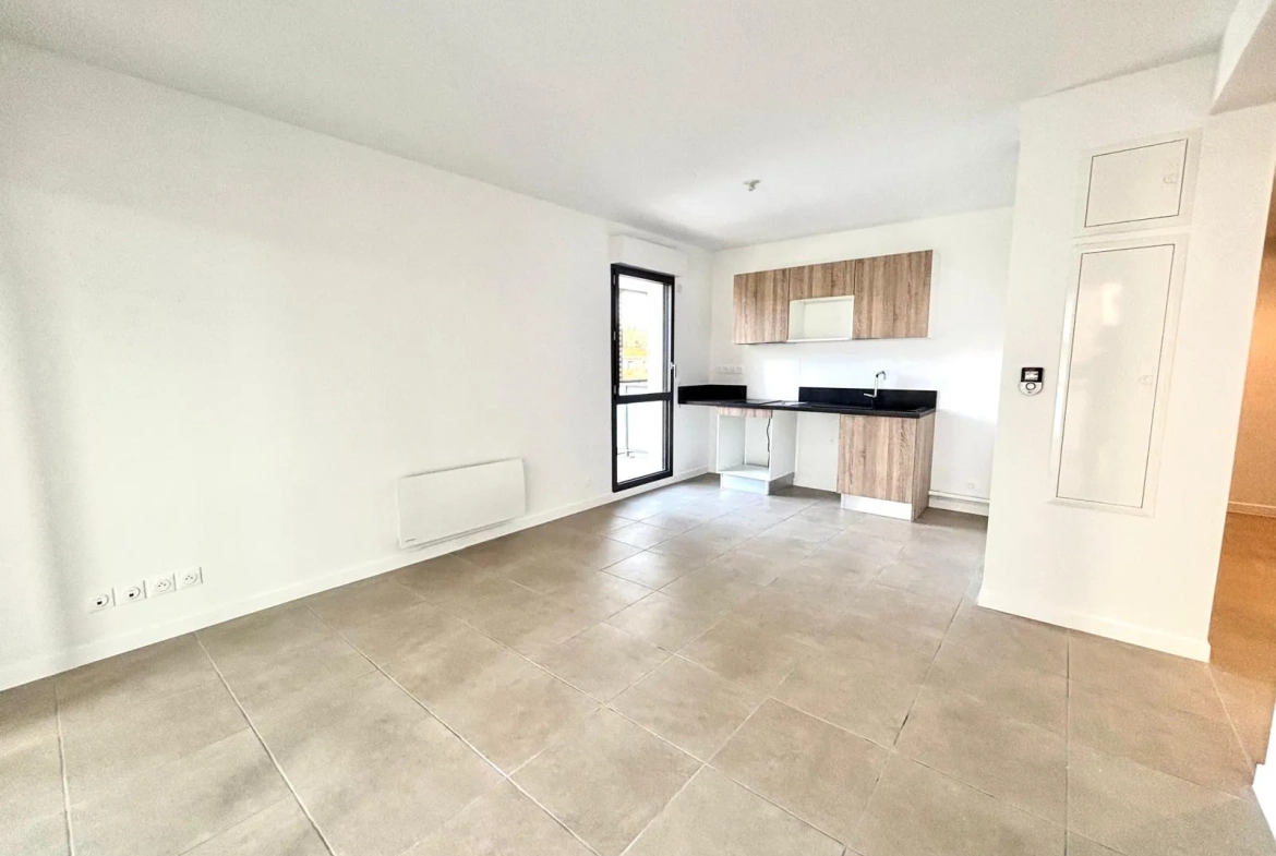 Bel appartement T2 lumineux avec terrasse à Elne, proche commodités 