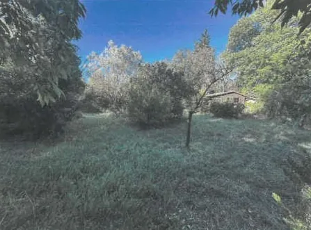 À vendre terrain constructible de 1213 m² à Sabran pour 50 000 € 