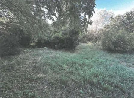 À vendre terrain constructible de 1213 m² à Sabran pour 50 000 € 