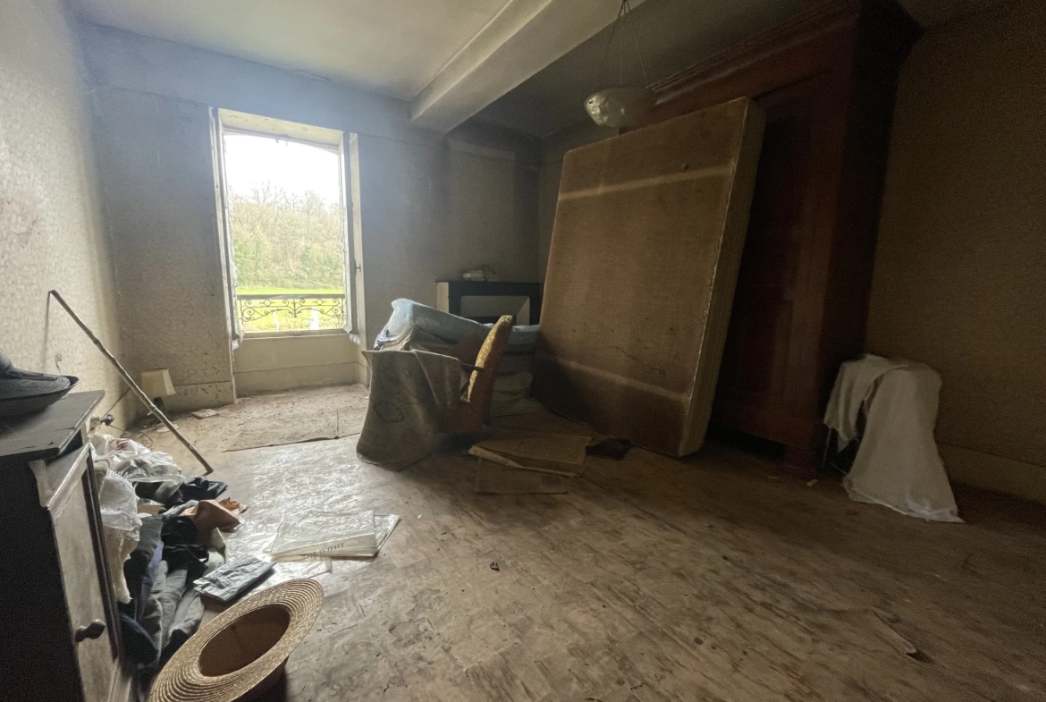 Maison à rénover avec grand terrain près de Prémery dans la Nièvre 