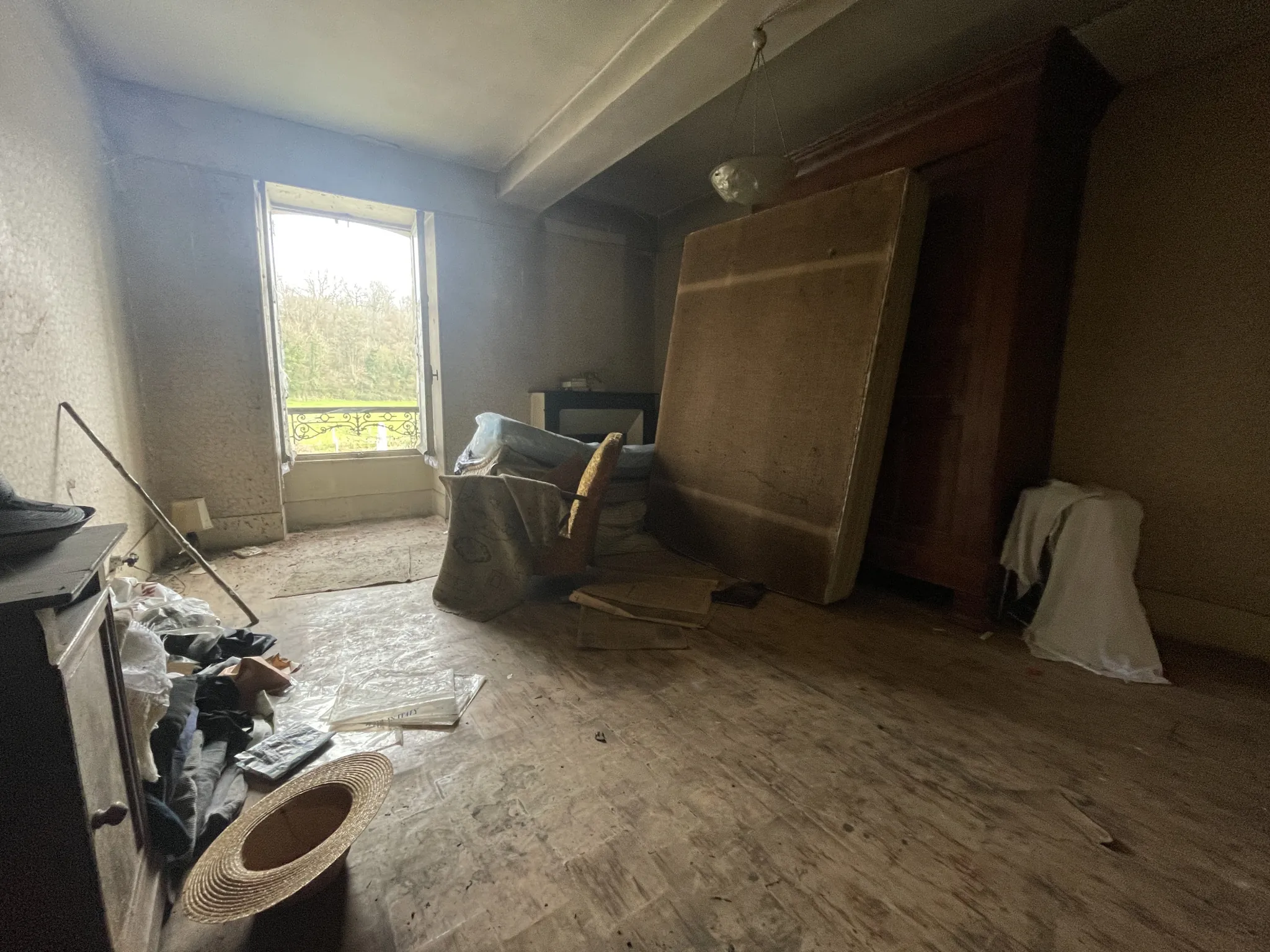 Maison à rénover avec grand terrain près de Prémery dans la Nièvre 