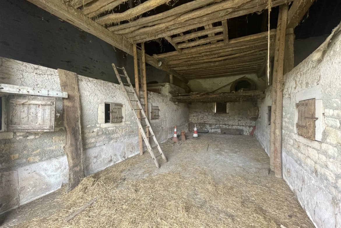 Maison à rénover avec grand terrain près de Prémery dans la Nièvre 