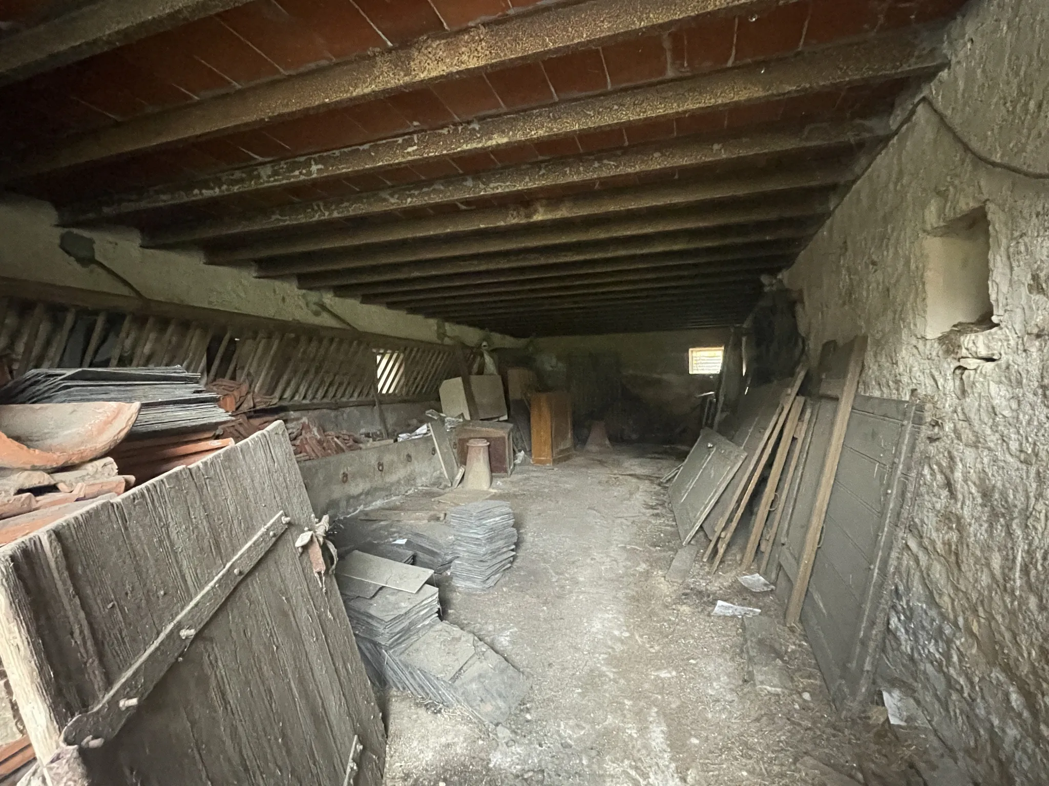 Maison à rénover avec grand terrain près de Prémery dans la Nièvre 