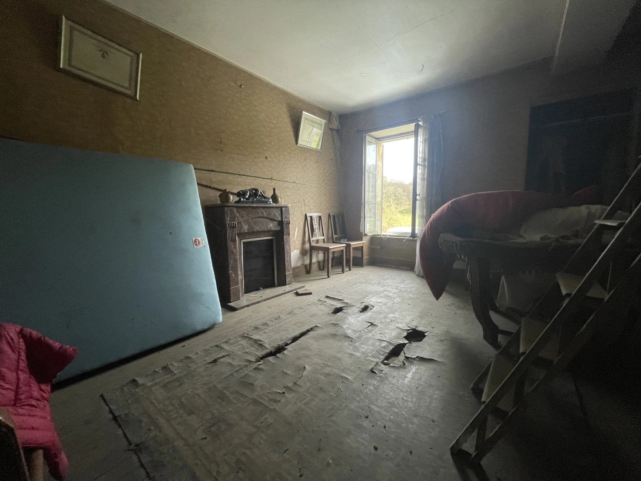 Maison à rénover avec grand terrain près de Prémery dans la Nièvre 
