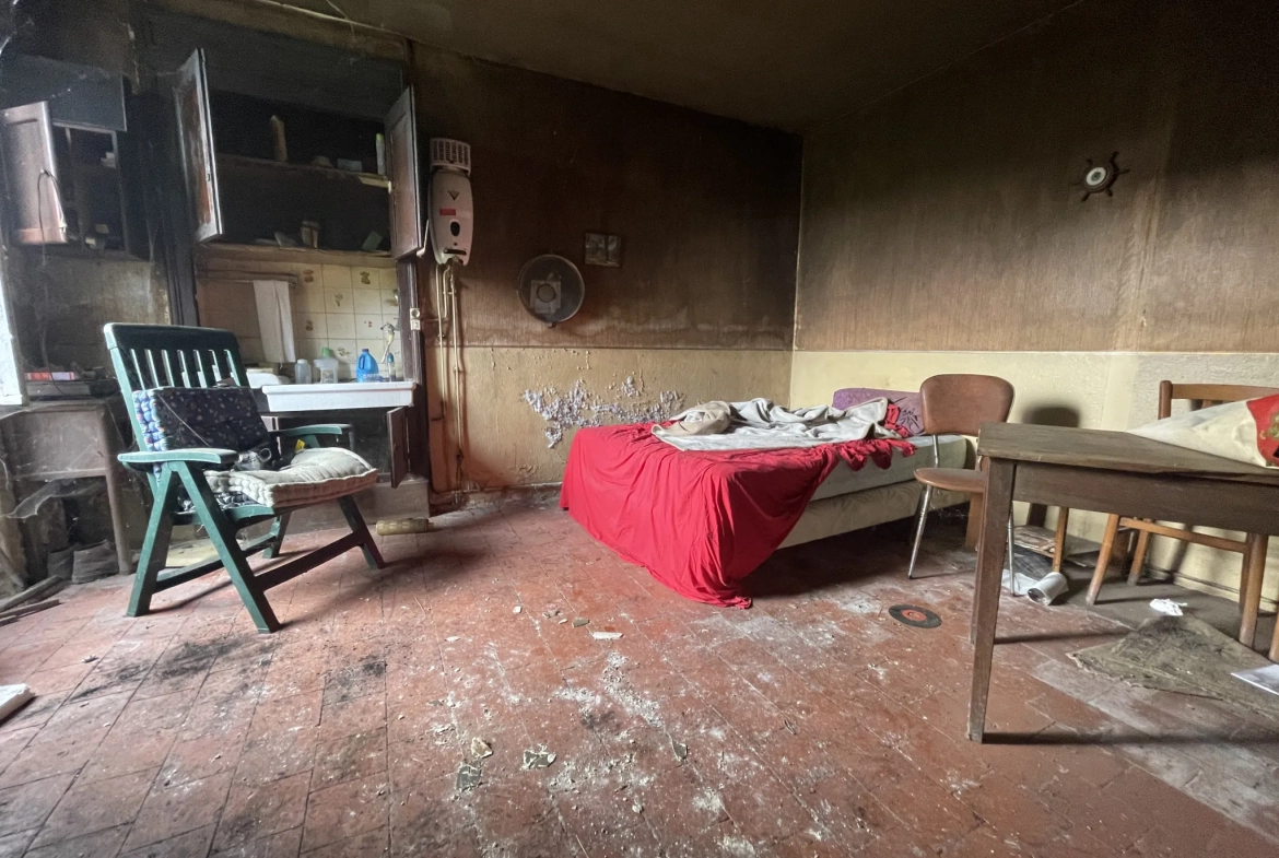 Maison à rénover avec grand terrain près de Prémery dans la Nièvre 