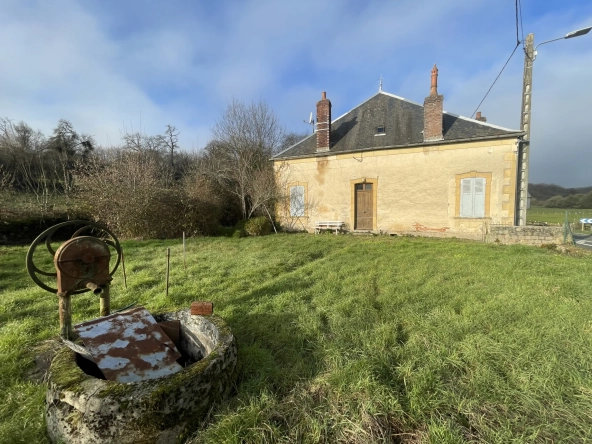 Maison à rénover avec grand terrain près de Prémery dans la Nièvre