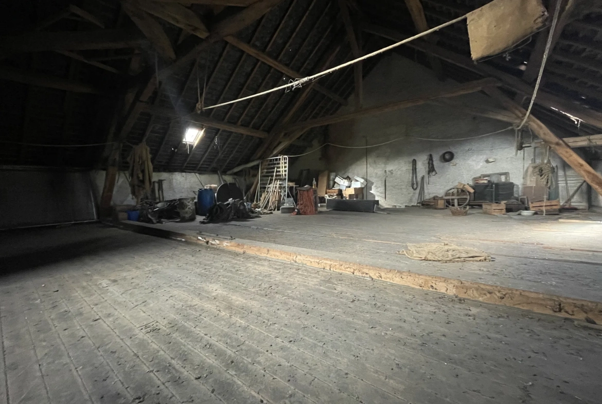 Maison à rénover avec grand terrain près de Prémery dans la Nièvre 