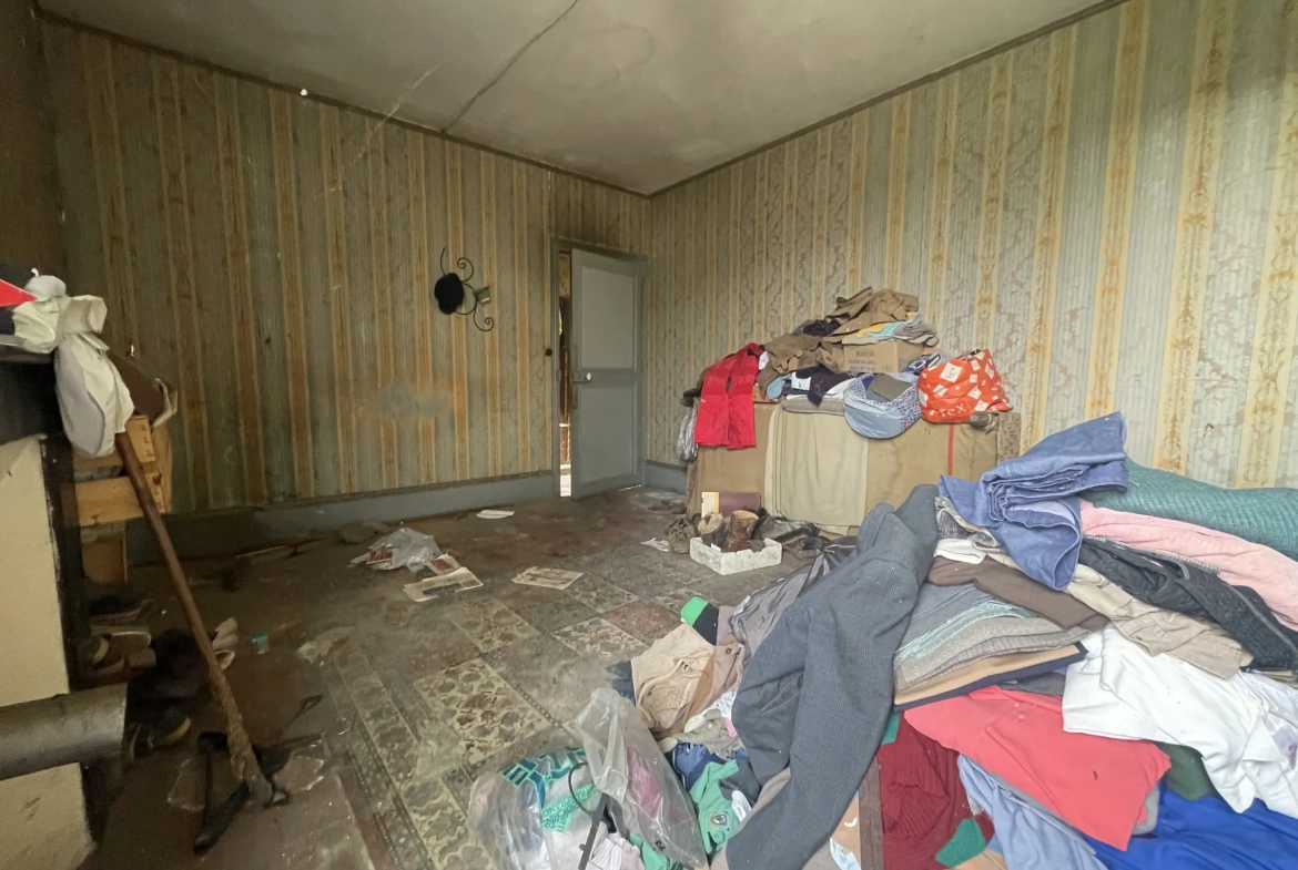 Maison à rénover avec grand terrain près de Prémery dans la Nièvre 