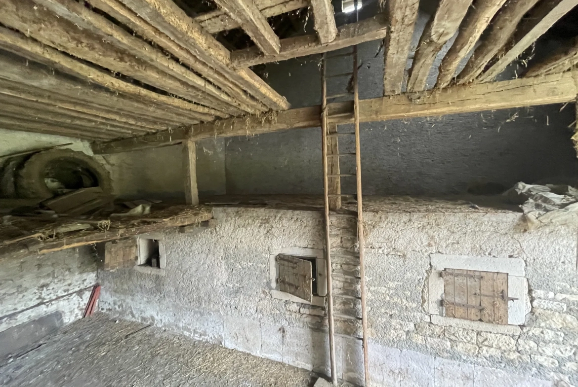 Maison à rénover avec grand terrain près de Prémery dans la Nièvre 