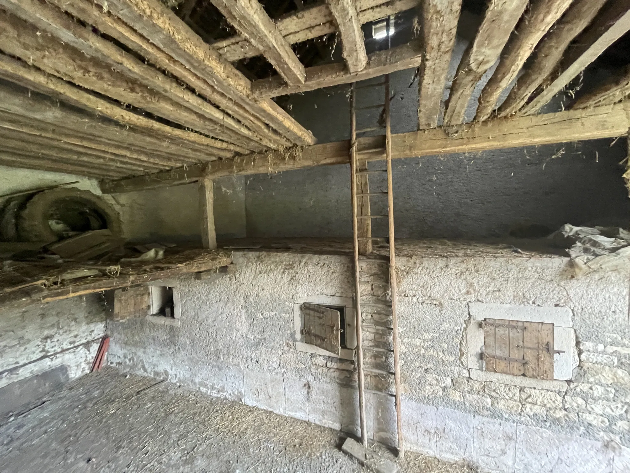 Maison à rénover avec grand terrain près de Prémery dans la Nièvre 