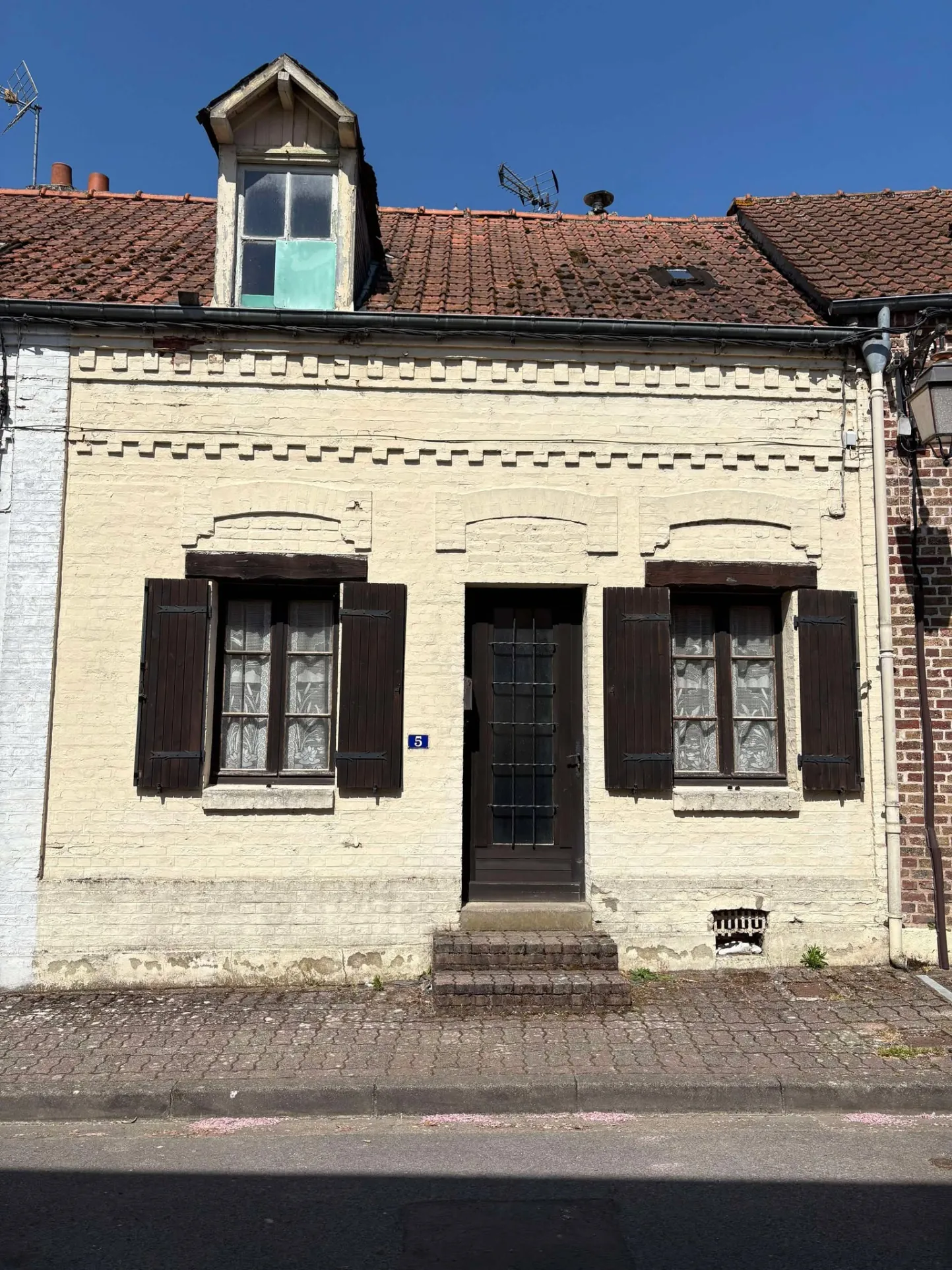 Maison à rénover à Pont-Remy - Opportunité d'investissement avec jardin 