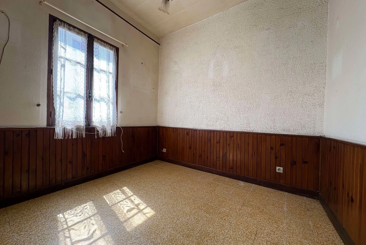 Maison à rénover à Pont-Remy - Opportunité d'investissement avec jardin 