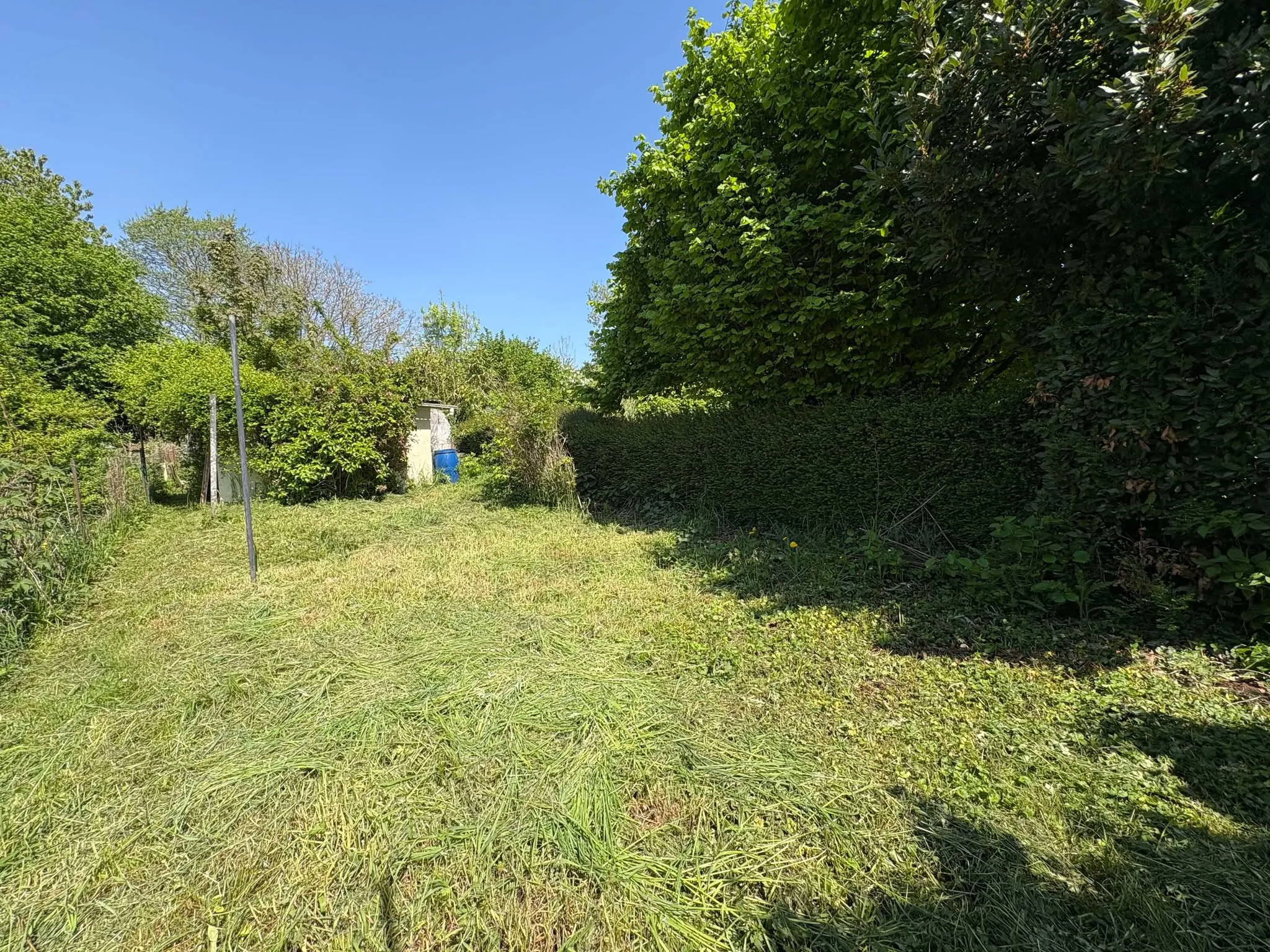 Maison à rénover à Pont-Remy - Opportunité d'investissement avec jardin 