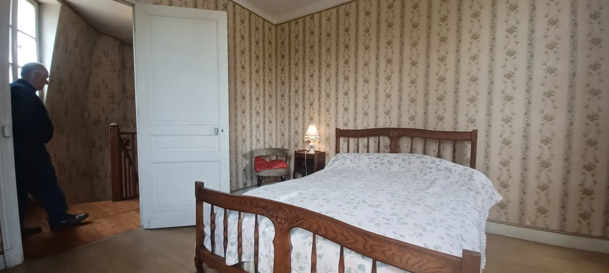 Maison à rénover à Sarlat, proche du centre-ville historique avec jardin et potentiel de division 