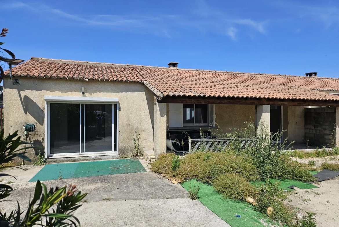Villa de 80 m² à vendre à St Genies de Comolas, plain-pied avec terrasse et jardin clos 