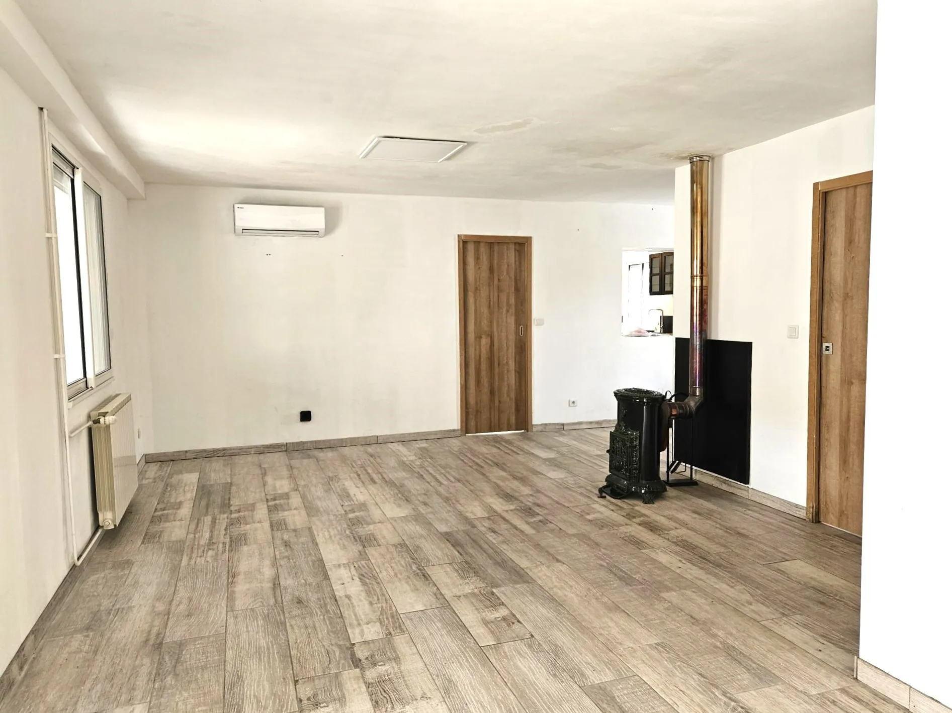 Villa de 80 m² à vendre à St Genies de Comolas, plain-pied avec terrasse et jardin clos 