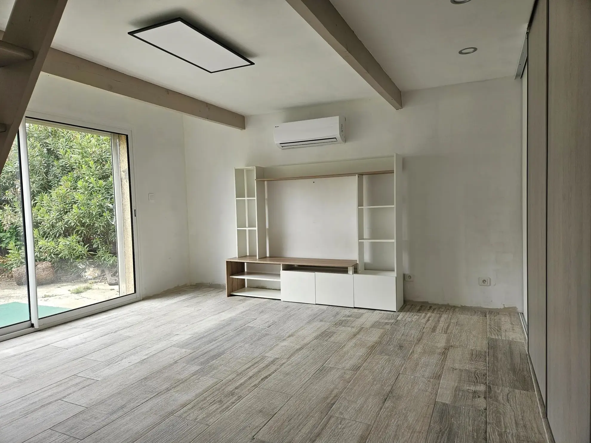 Villa de 80 m² à vendre à St Genies de Comolas, plain-pied avec terrasse et jardin clos 