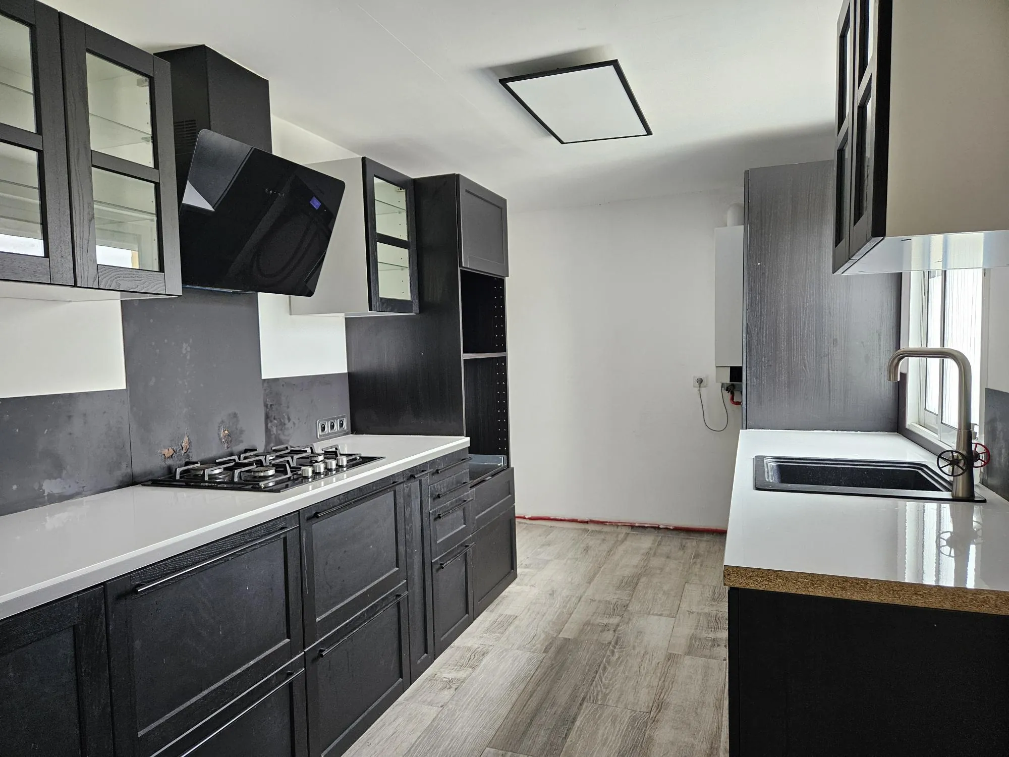Villa de 80 m² à vendre à St Genies de Comolas, plain-pied avec terrasse et jardin clos 