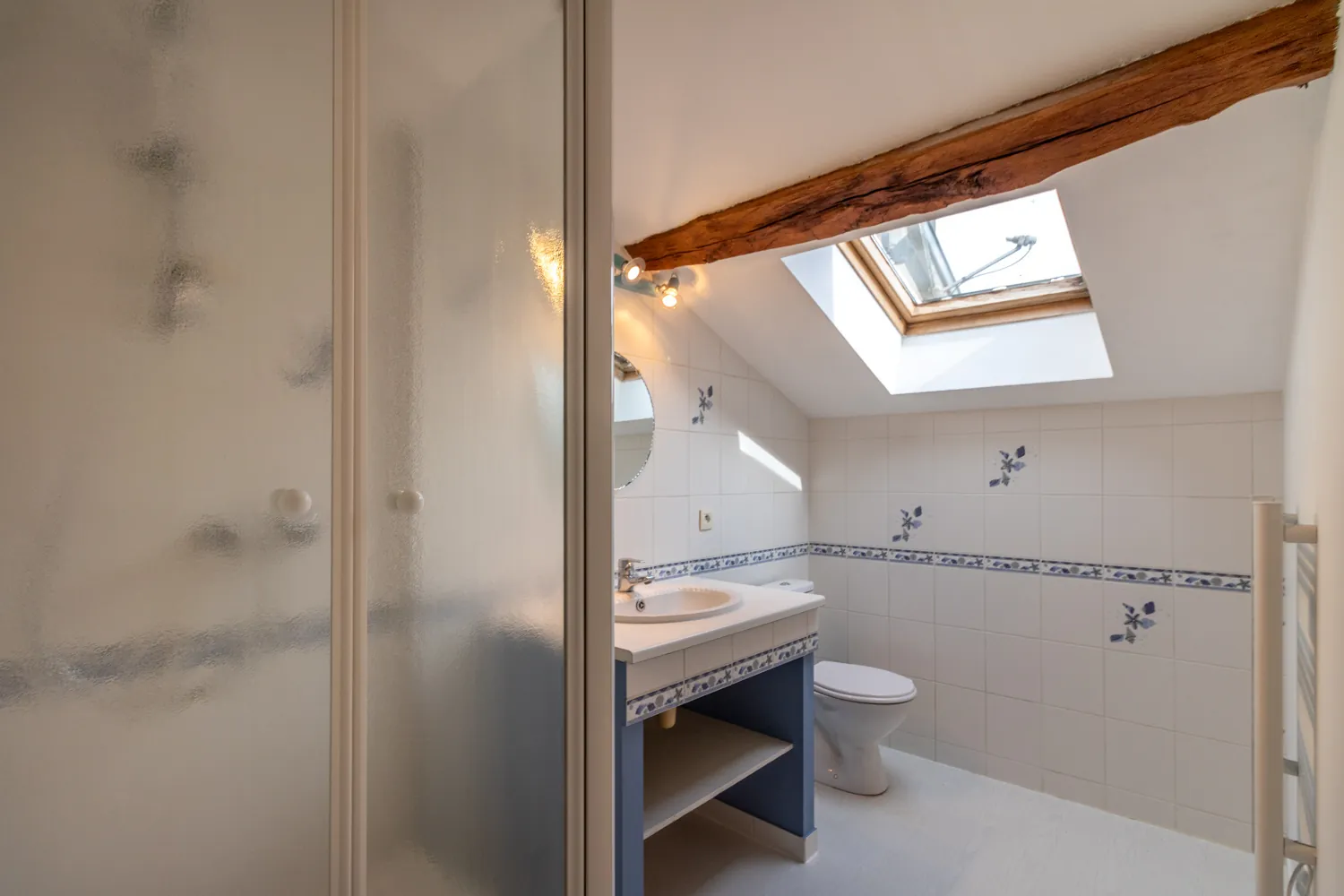 Charmante maison charentaise rénovée de 149 m² avec dépendance et jardin à Pons 