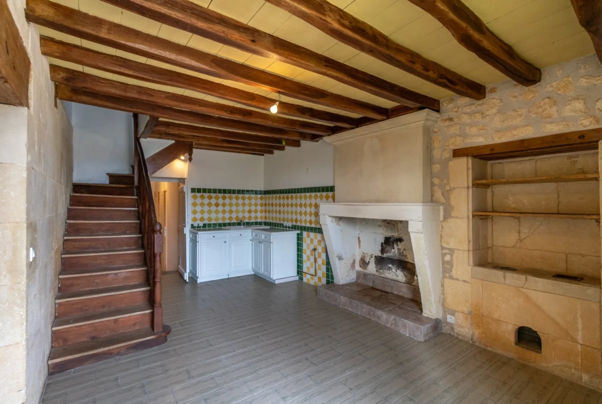 Charmante maison charentaise rénovée de 149 m² avec dépendance et jardin à Pons 