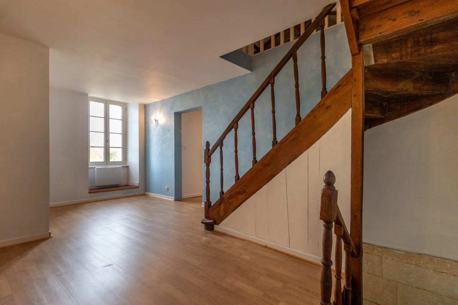 Charmante maison charentaise rénovée de 149 m² avec dépendance et jardin à Pons 