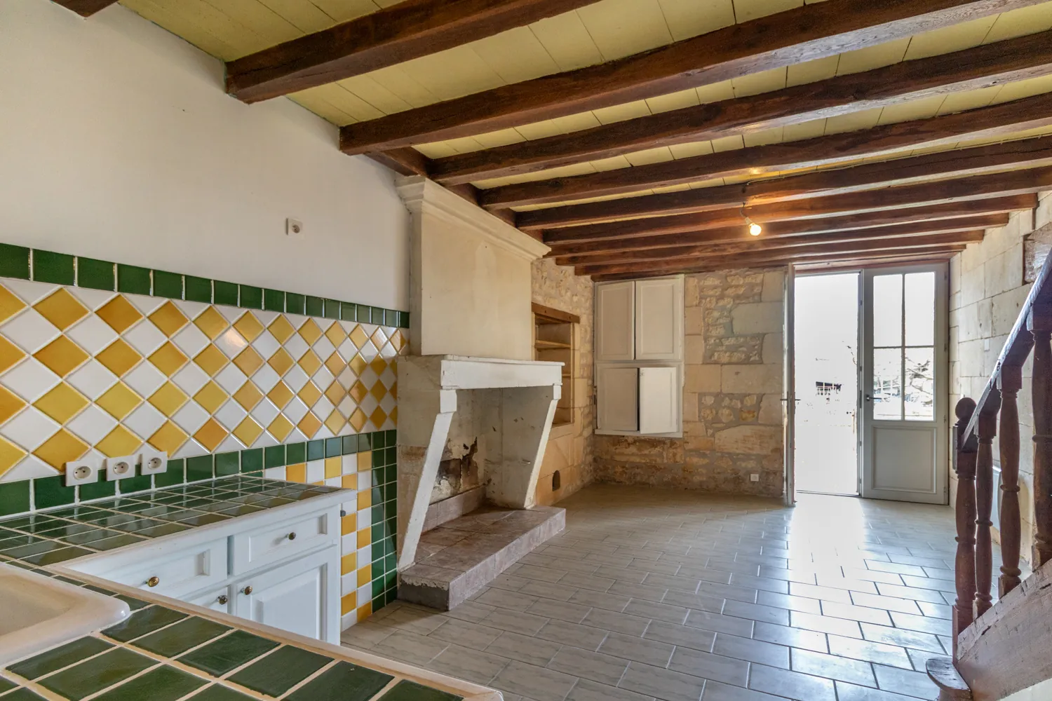 Charmante maison charentaise rénovée de 149 m² avec dépendance et jardin à Pons 