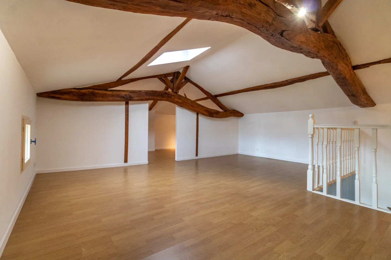 Charmante maison charentaise rénovée de 149 m² avec dépendance et jardin à Pons 