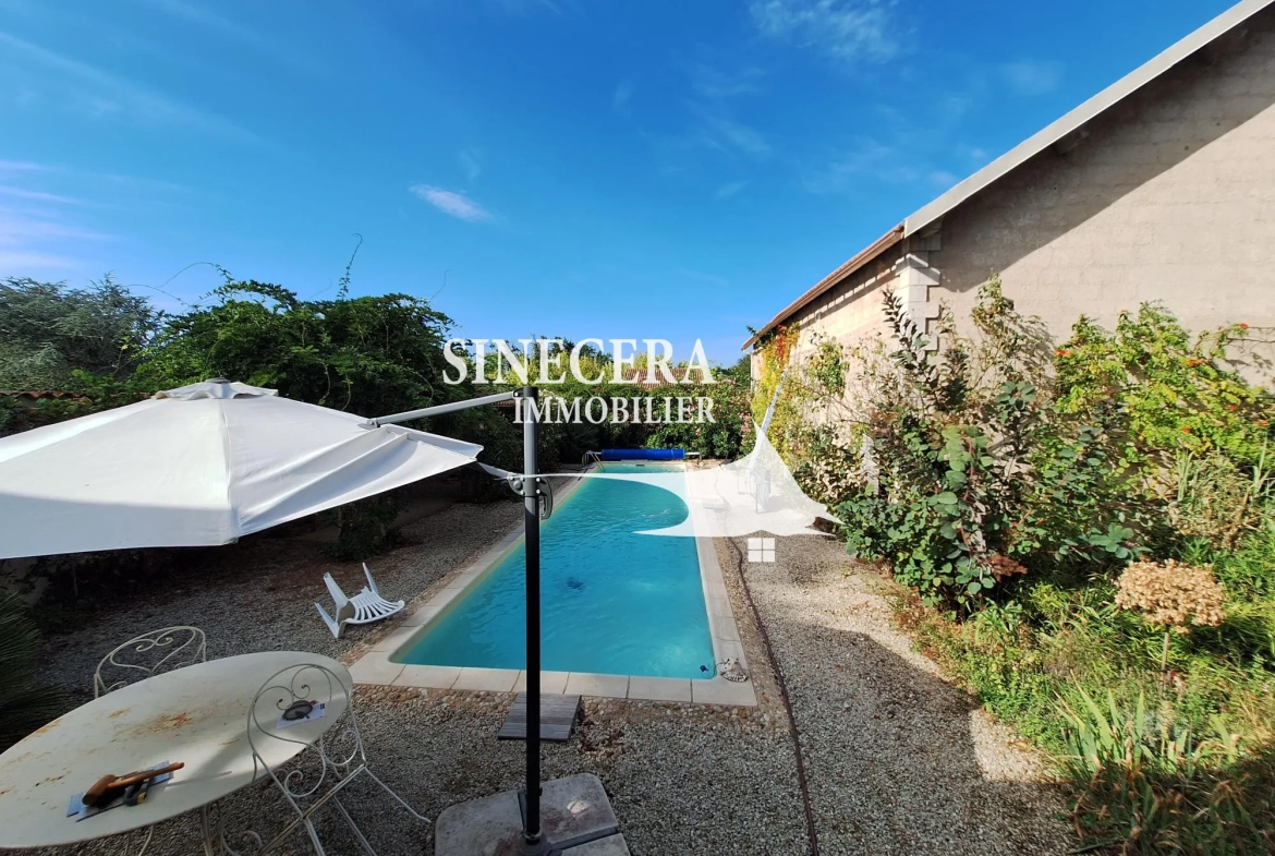 Belle maison à Ribérac avec piscine, grand terrain et dépendances 
