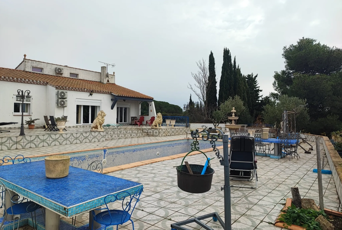 Grande villa familiale avec piscine dans le Minervois, vue montagne et terrain de 1142 m² 