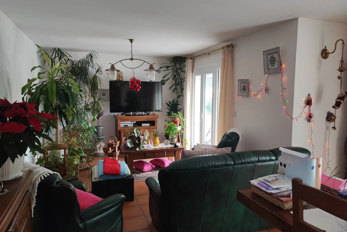 Grande villa familiale avec piscine dans le Minervois, vue montagne et terrain de 1142 m² 