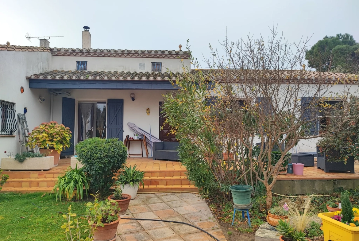 Grande villa familiale avec piscine dans le Minervois, vue montagne et terrain de 1142 m² 