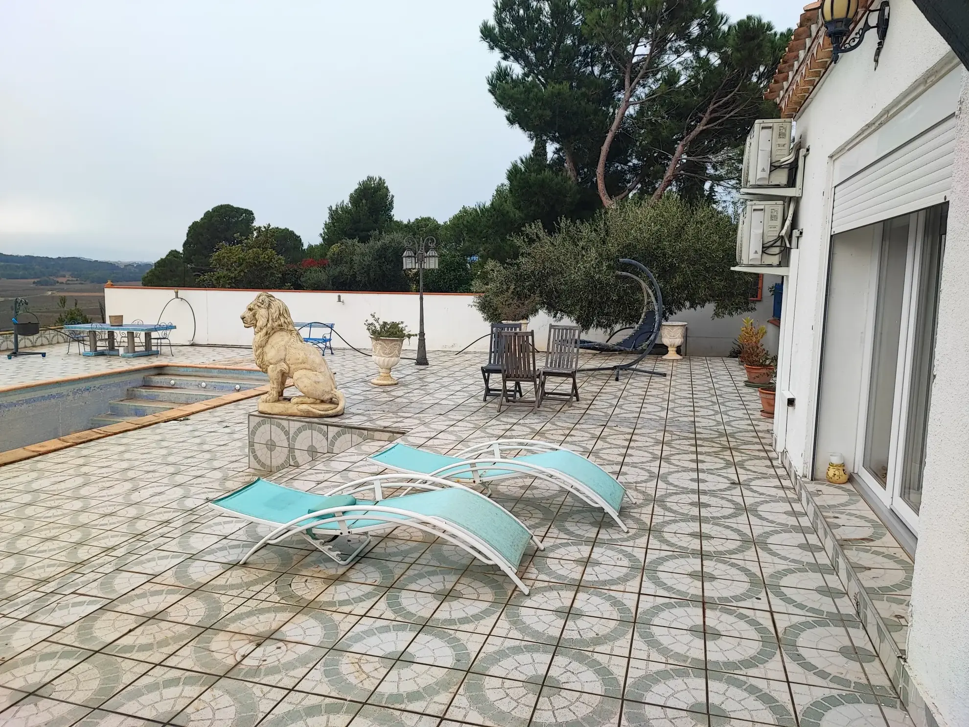 Grande villa familiale avec piscine dans le Minervois, vue montagne et terrain de 1142 m² 