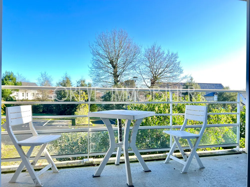 Investissez dans un studio meublé avec balcon à Guichen, loué en bail commercial 