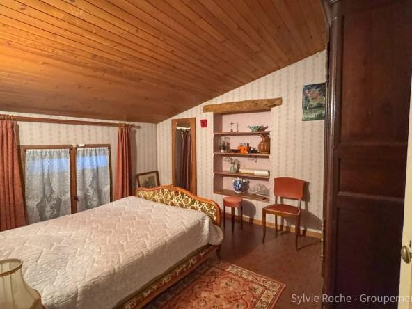 Maison de caractère à Piolenc de 175 m² avec jardin et dépendances 
