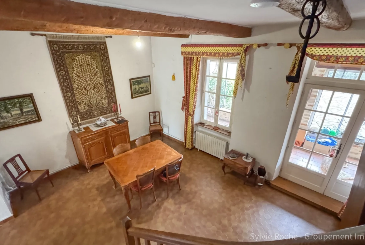 Maison de caractère à Piolenc de 175 m² avec jardin et dépendances 