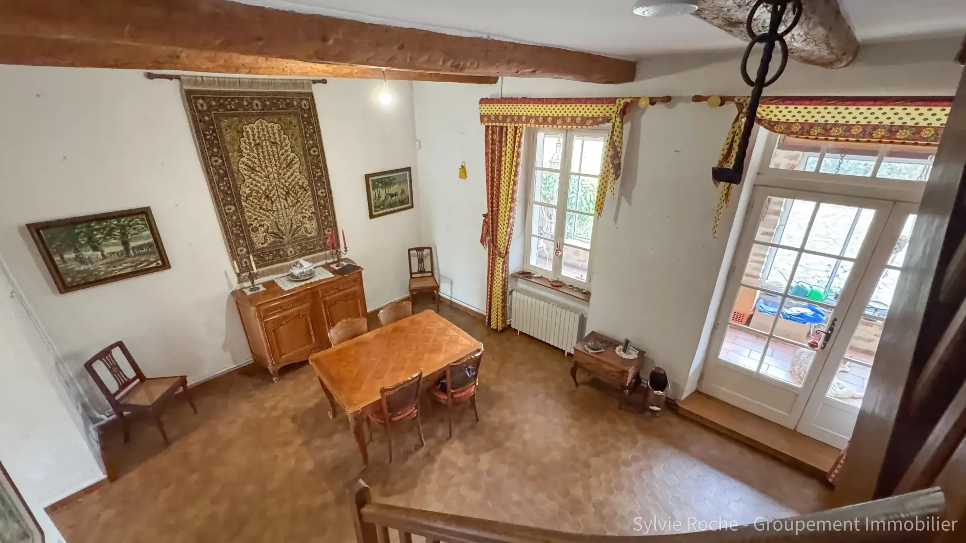 Maison de caractère à Piolenc de 175 m² avec jardin et dépendances 