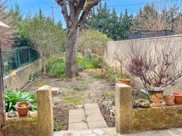 Maison de caractère à Piolenc de 175 m² avec jardin et dépendances 
